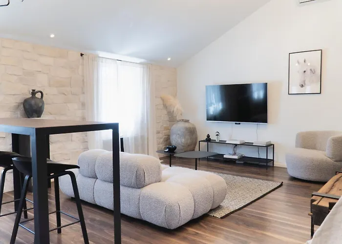 Kalavanda Apartment